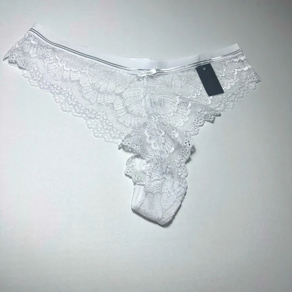 Frederick's of Hollywood Caroline White Lace Thong Panty 1X NWT - Picture 2 of 4